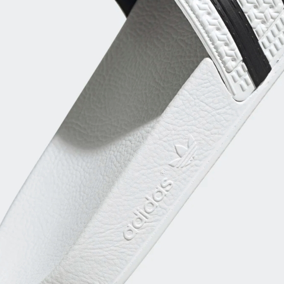 Adidas Slippers - Picture 13 of 16